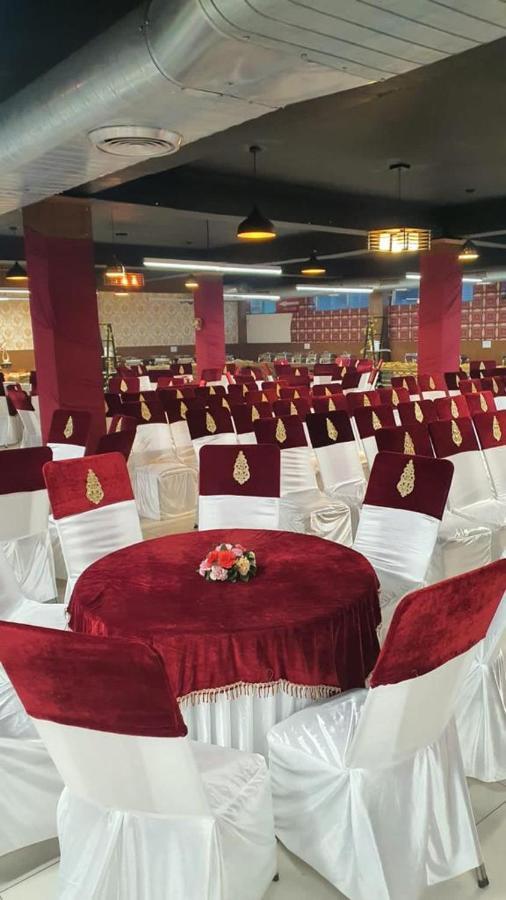Jb Residency Zirakpur !! Top Rated & Most Awarded Property In Zirakpur Hotel Exterior photo