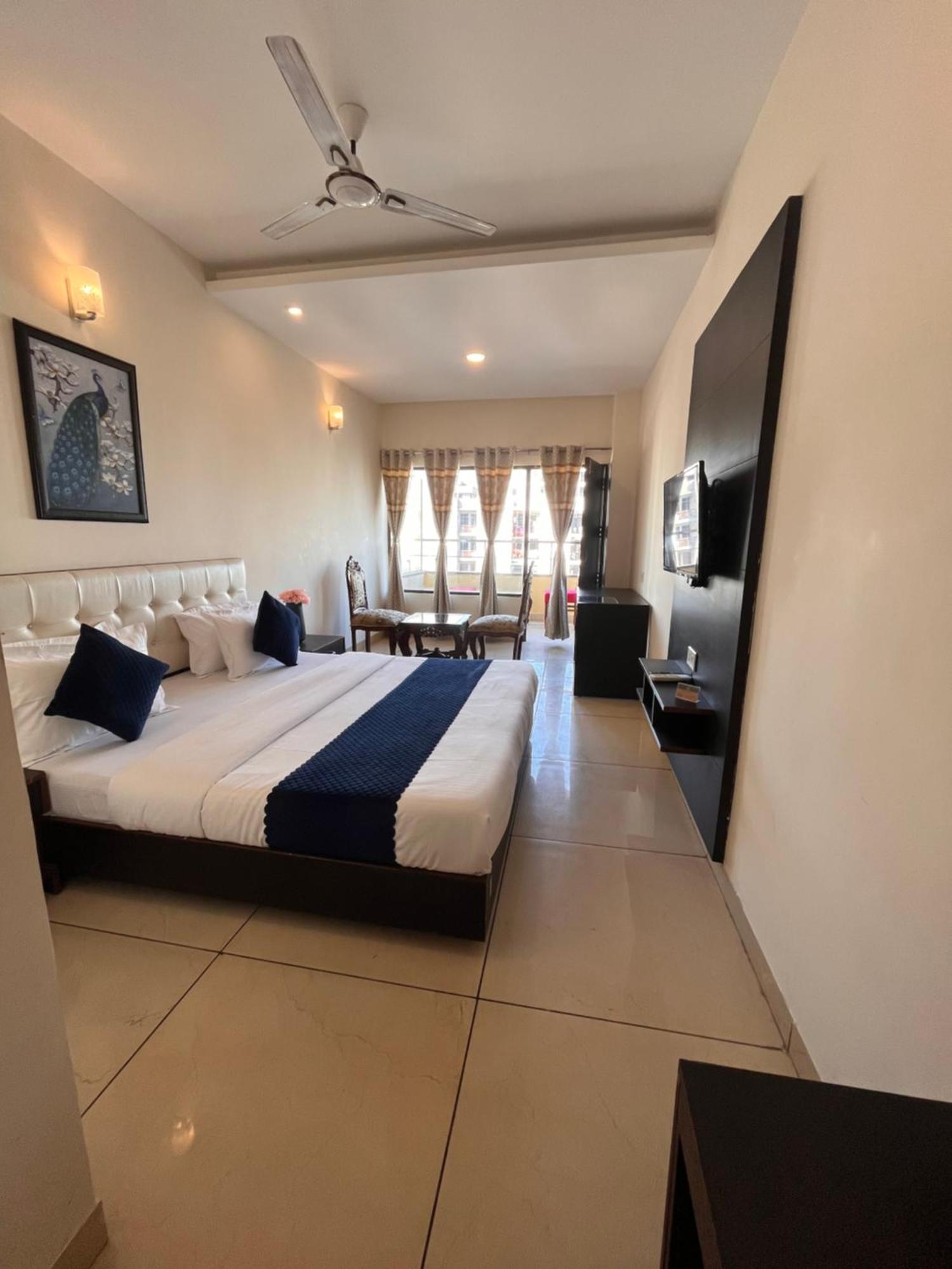 Jb Residency Zirakpur !! Top Rated & Most Awarded Property In Zirakpur Hotel Exterior photo